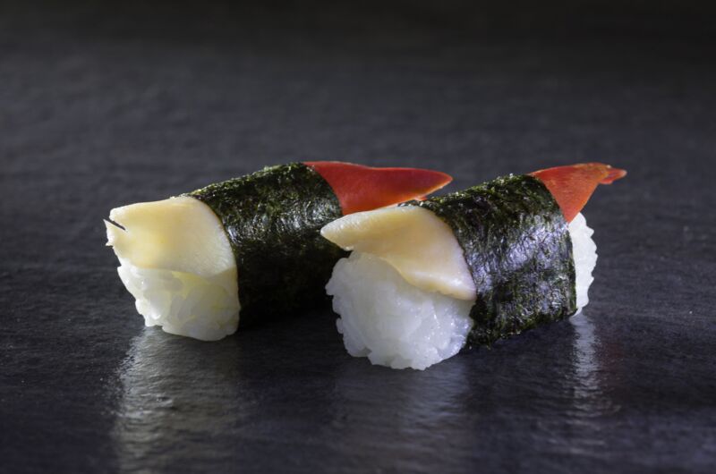 Hokkigai Nigiri